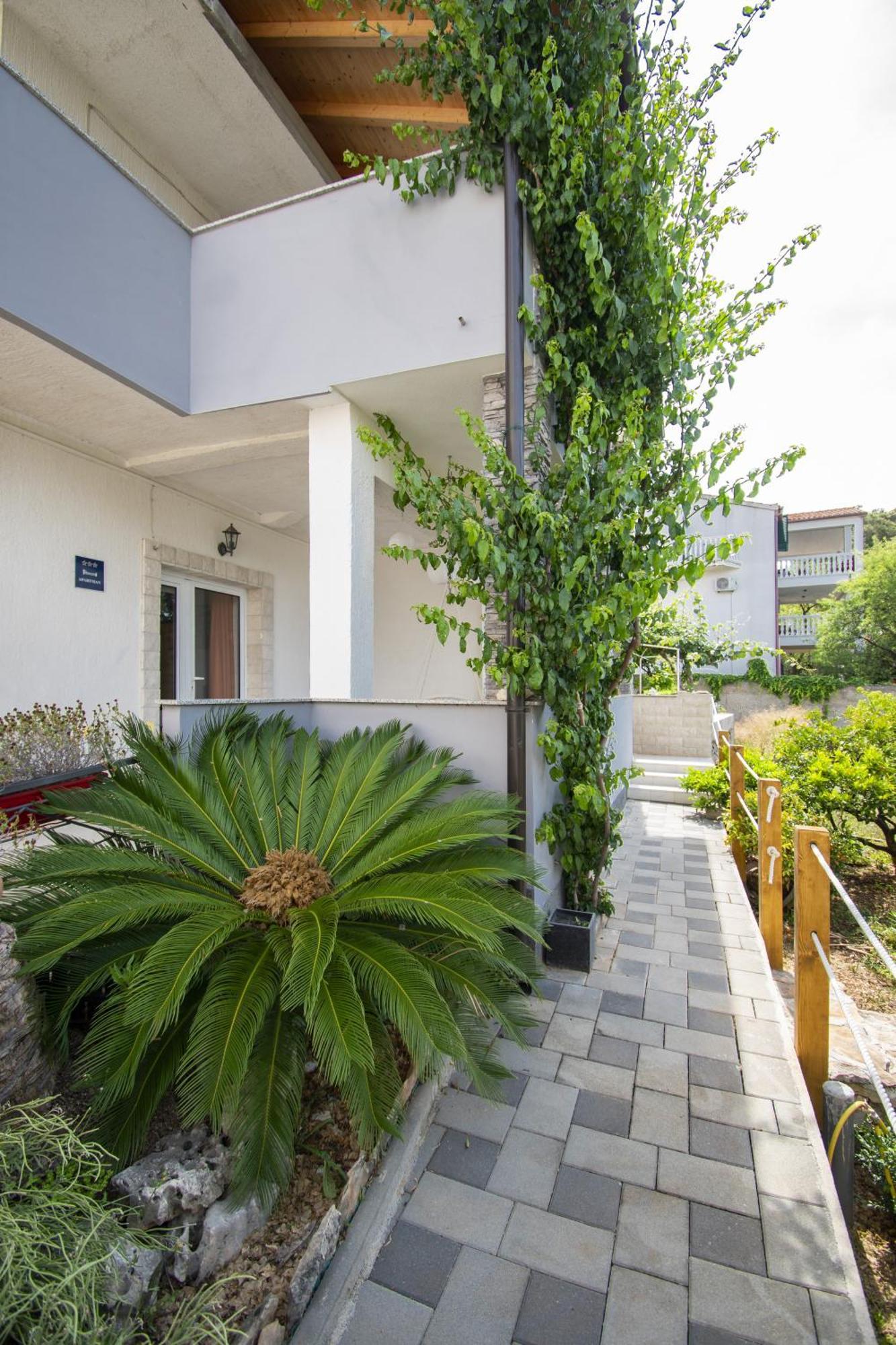 Apartments Alisa Brodarica  Oda fotoğraf